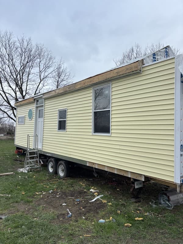 Modern Contemporary Tiny Home , Wood & Vinyl, 1-Story, Prefabricated, Insulated