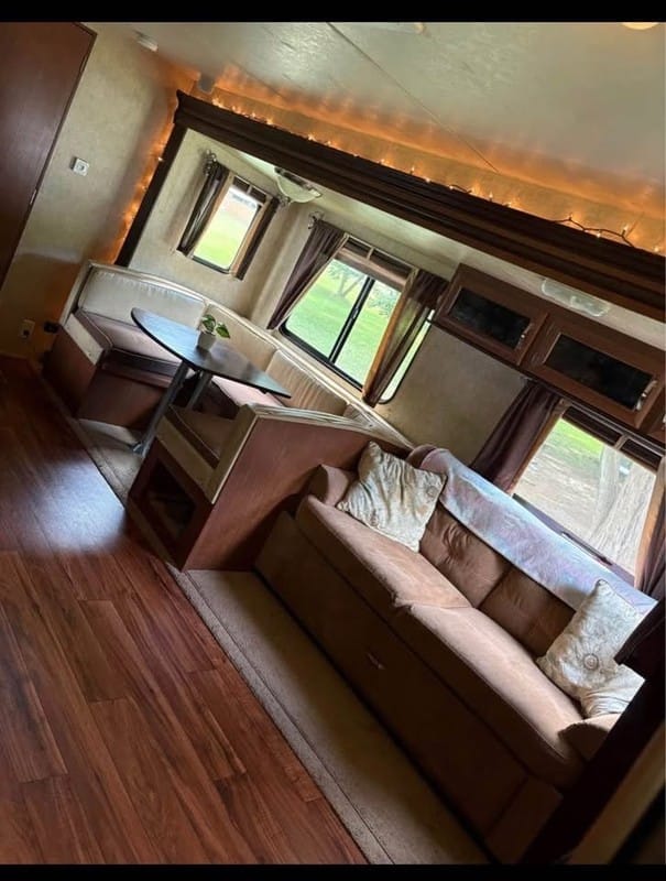 Forest River Camper - Image 4