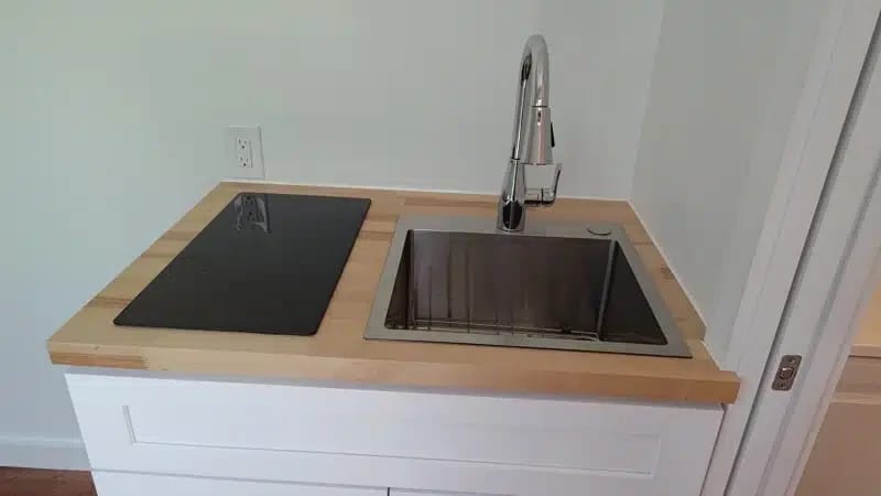 40ft Shipping Container Home, 320 sq ft, 2 bed, split duplex/affordable - Image 2
