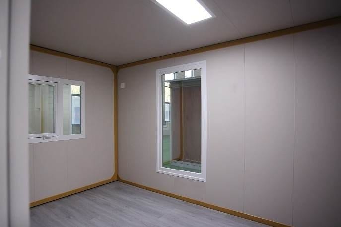 5 Container Home 8ftx20ft Each. 2 Story With Balcony. - Image 3