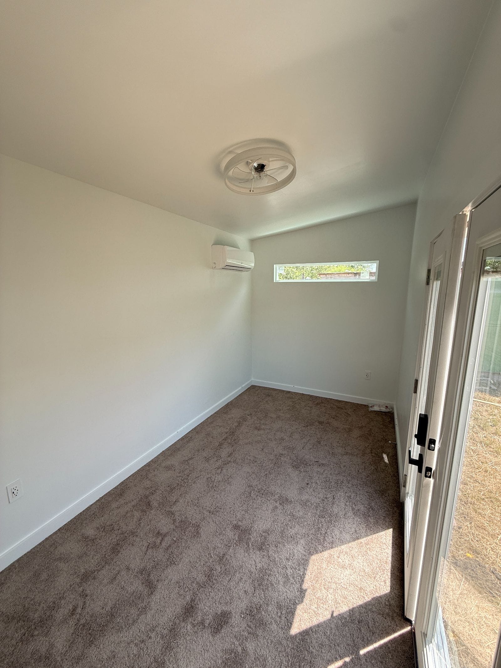 Ready to go Tiny home with Deck included ❤️ - Image 4