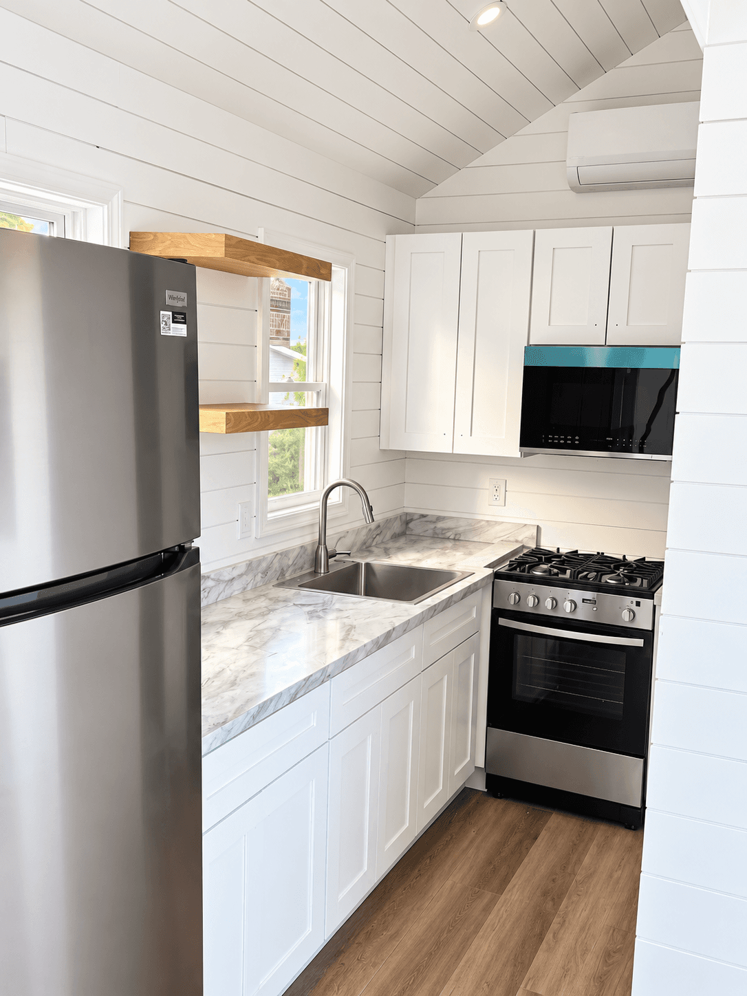 Brand-New Tiny Home Built by an Experienced Contractor - Image 2