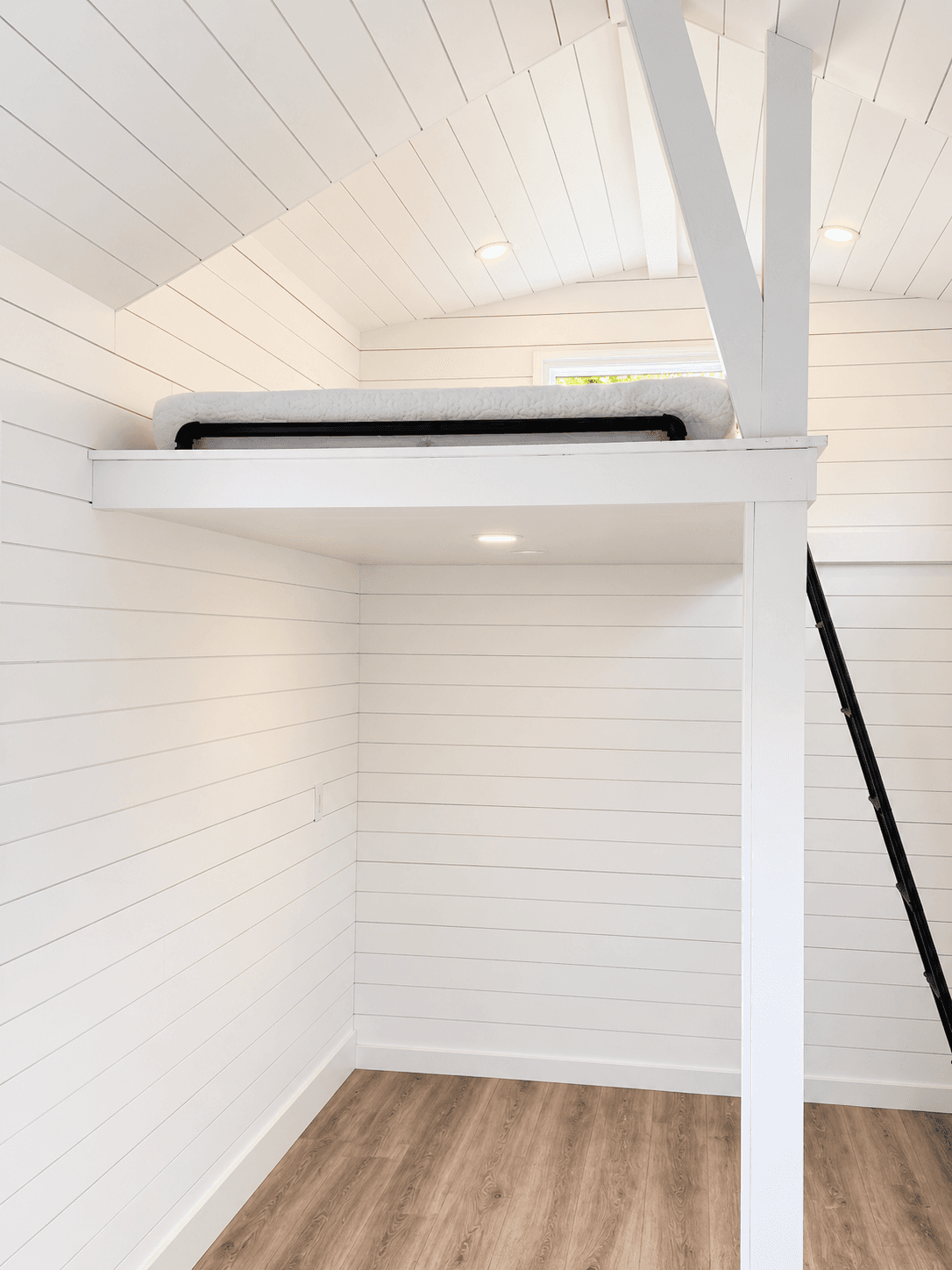 Brand-New Tiny Home Built by an Experienced Contractor - Image 3