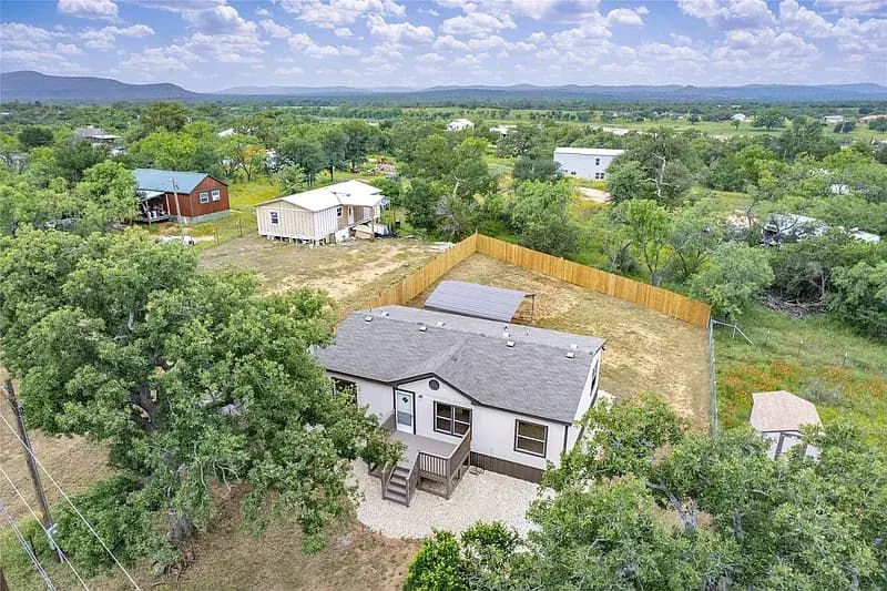 2846 Indian Trl, Kingsland, TX 78639 | 3 Bed, 2 Bath Manufactured Home in Royal Oaks Estates - Image 5