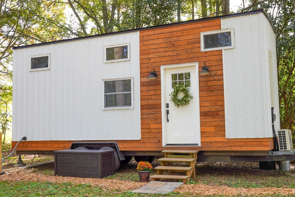 Beautiful Tiny Home on Wheels- 288 sqft w/ loft
