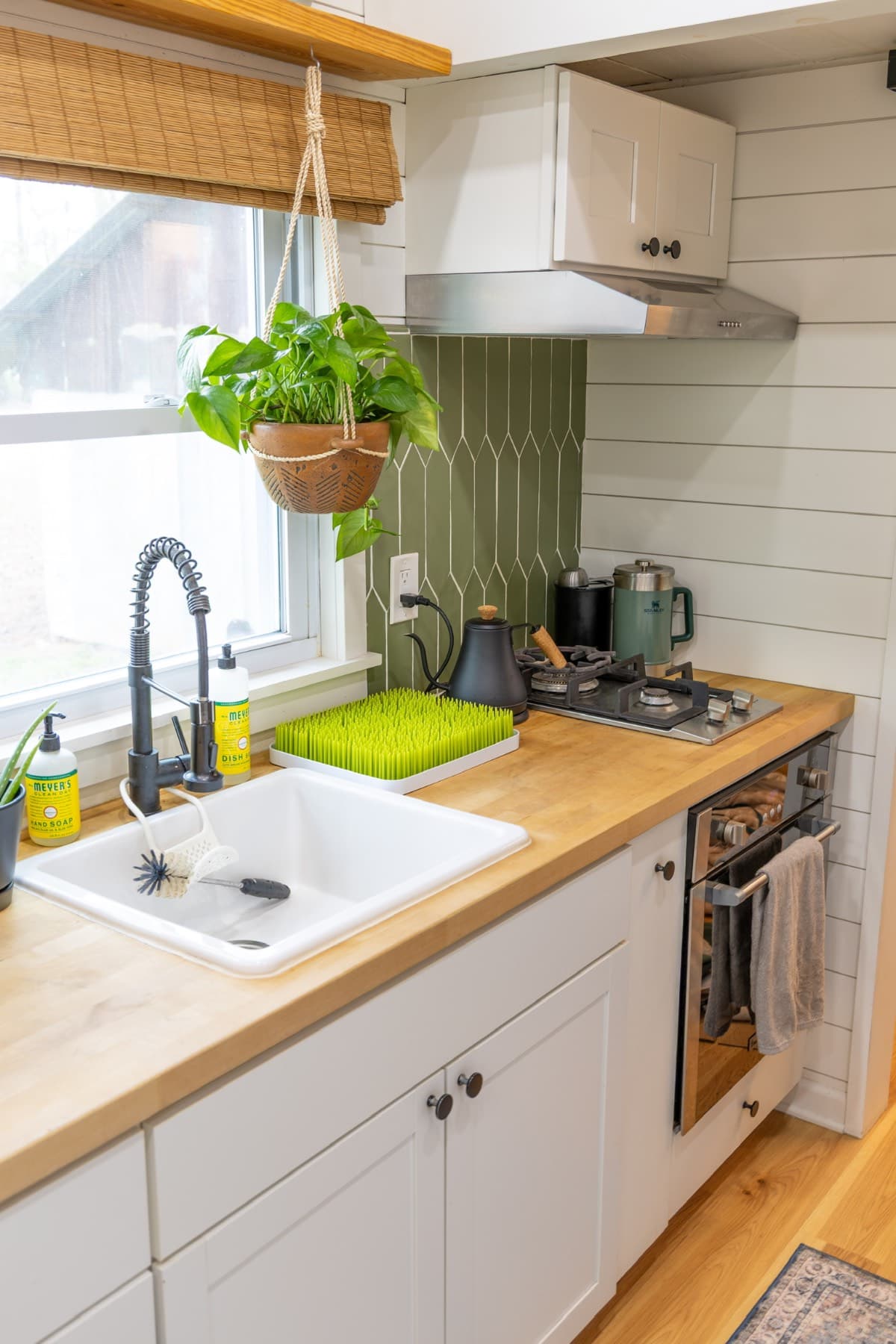 Beautiful Tiny Home on Wheels- 288 sqft w/ loft - Image 4