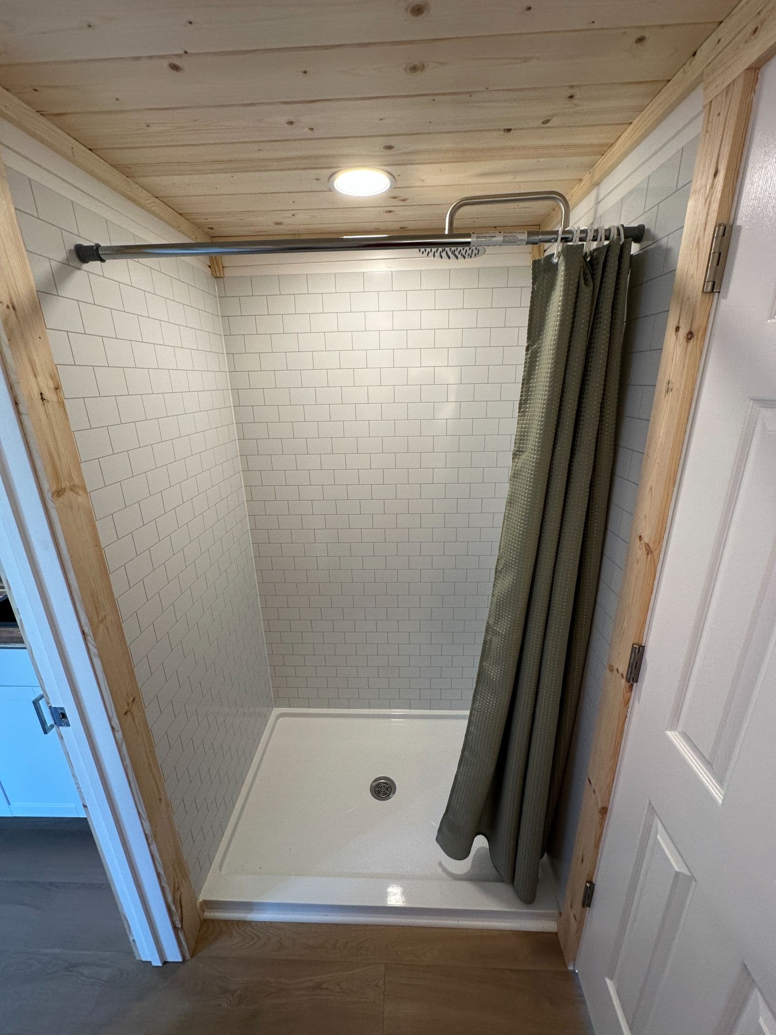 Brand New 40FT - 2 Bedroom Tiny Home on Wheels – RVIA Certified - Image 4