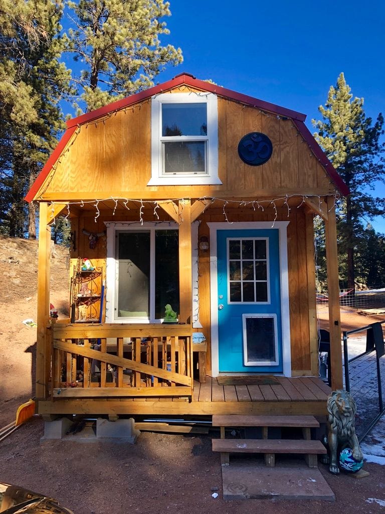 Custom 550 Sq Ft Off-Grid Modern Mountain Retreat - Image 2