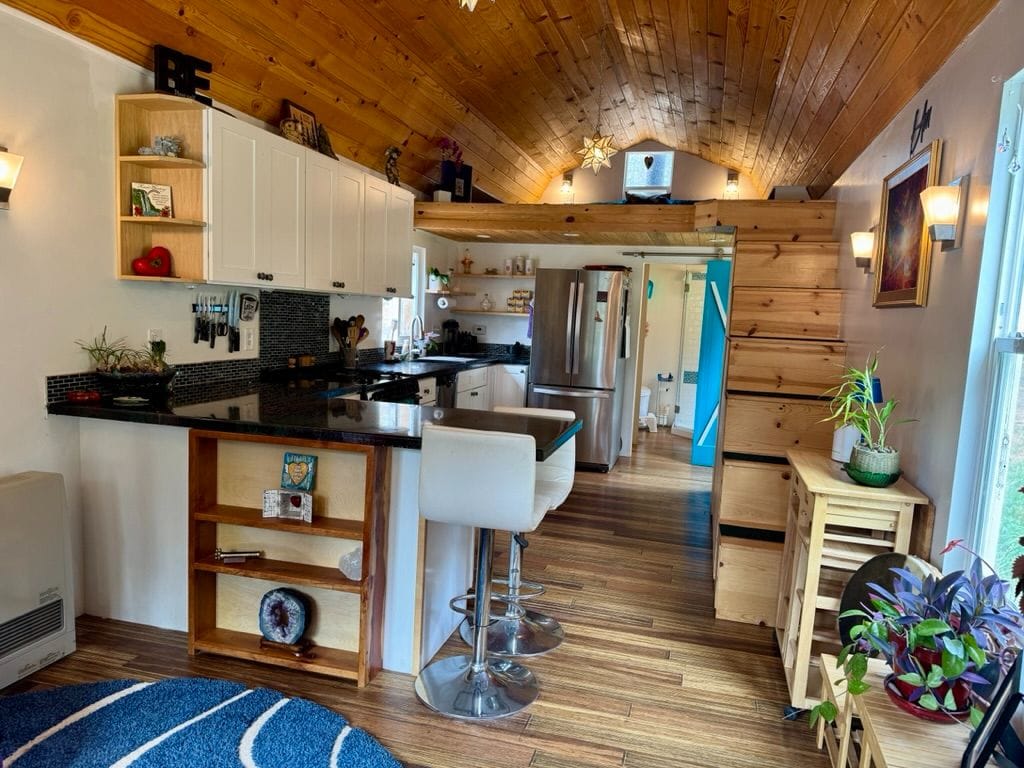 Custom 550 Sq Ft Off-Grid Modern Mountain Retreat - Image 5