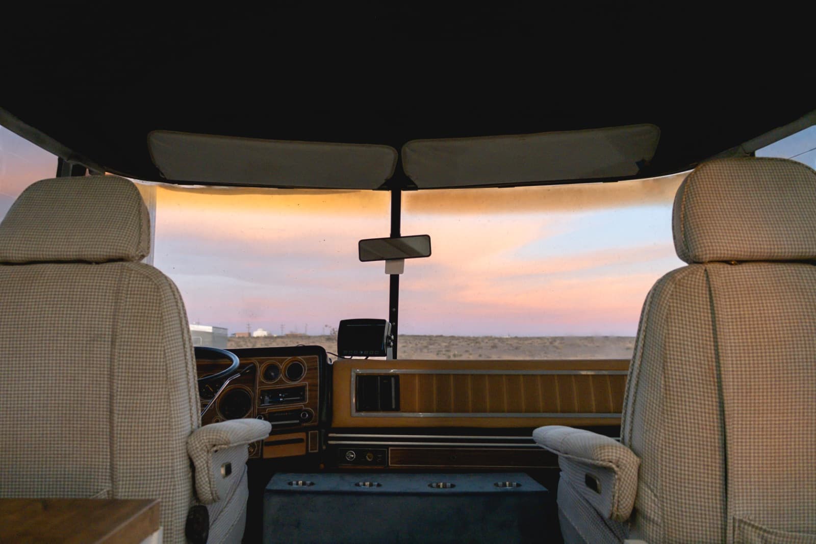 1977 Airstream Argosy – Fully Remodeled Vintage Tiny Home / Airbnb / Guesthouse - Image 4