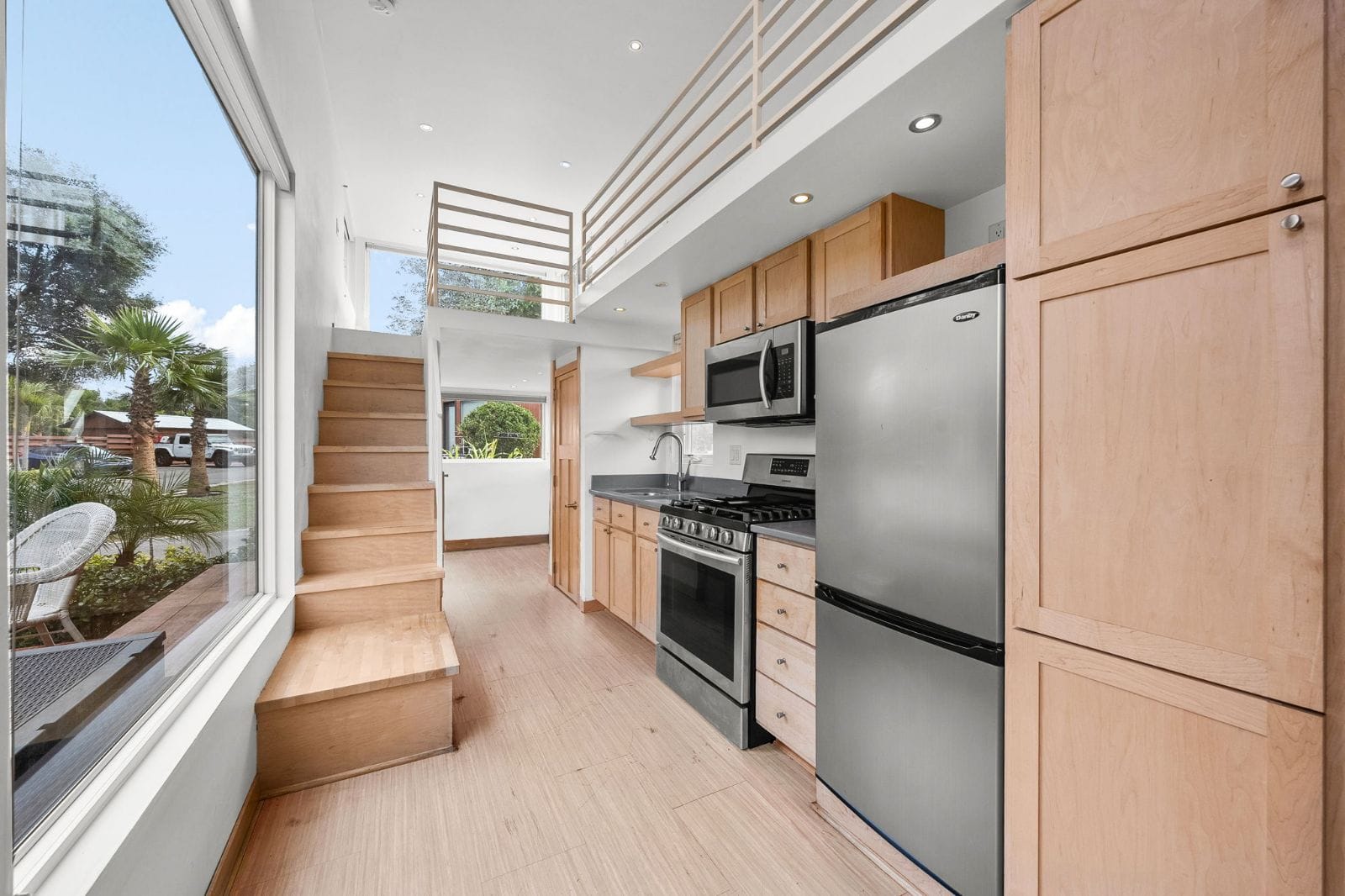 Your Second Home in Florida: Beautiful RVIA-Certified Tiny Home in a Community! - Image 2