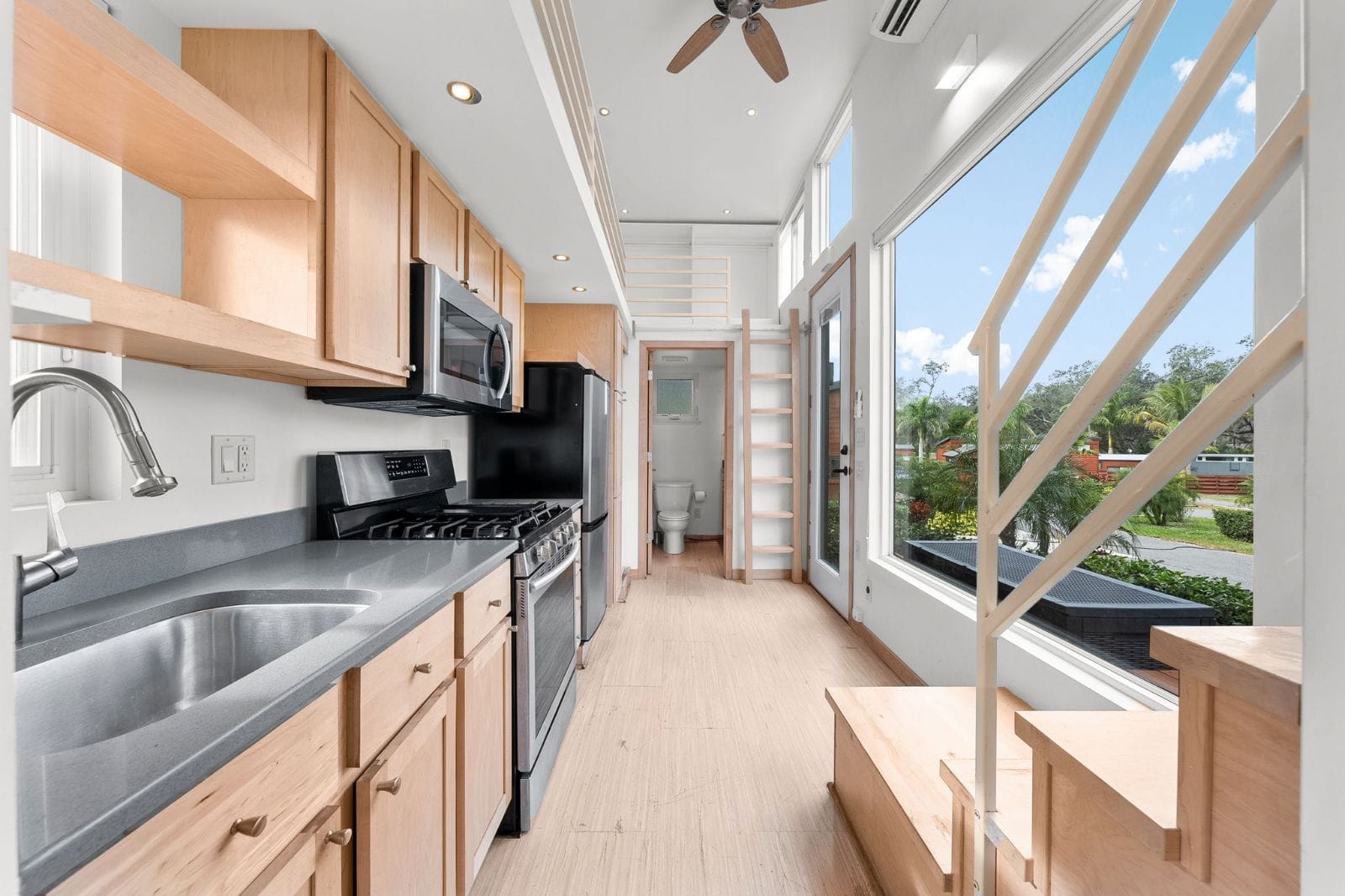 Your Second Home in Florida: Beautiful RVIA-Certified Tiny Home in a Community! - Image 3