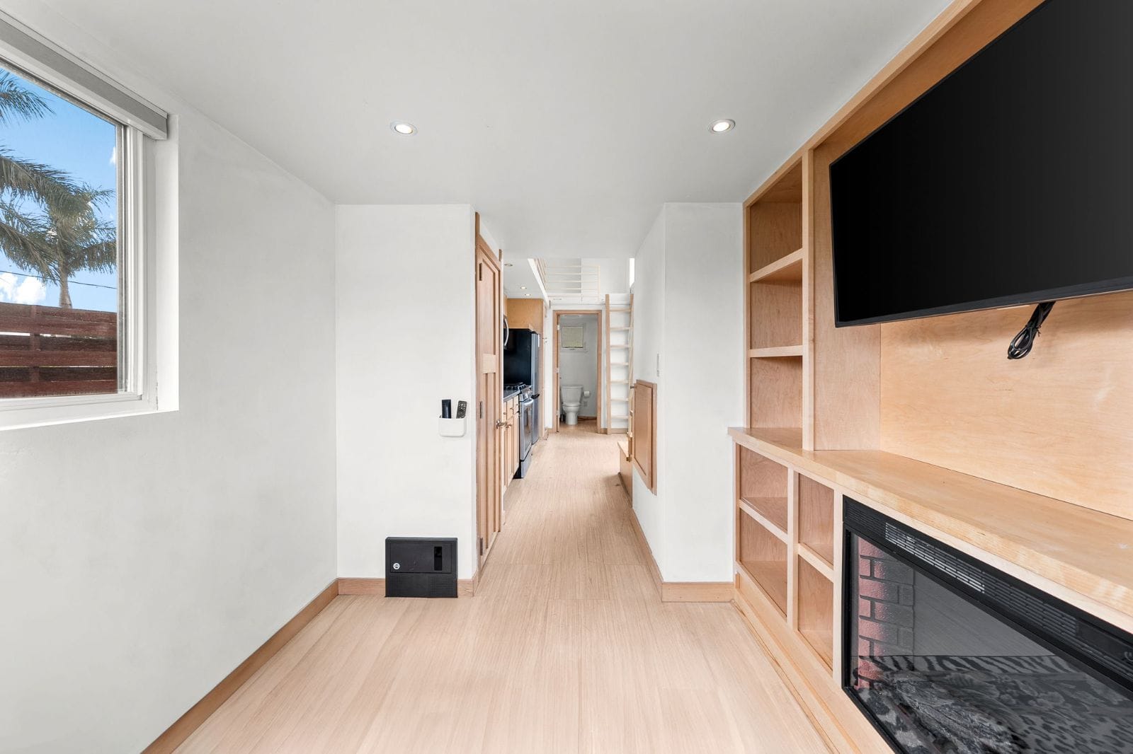 Your Second Home in Florida: Beautiful RVIA-Certified Tiny Home in a Community! - Image 4