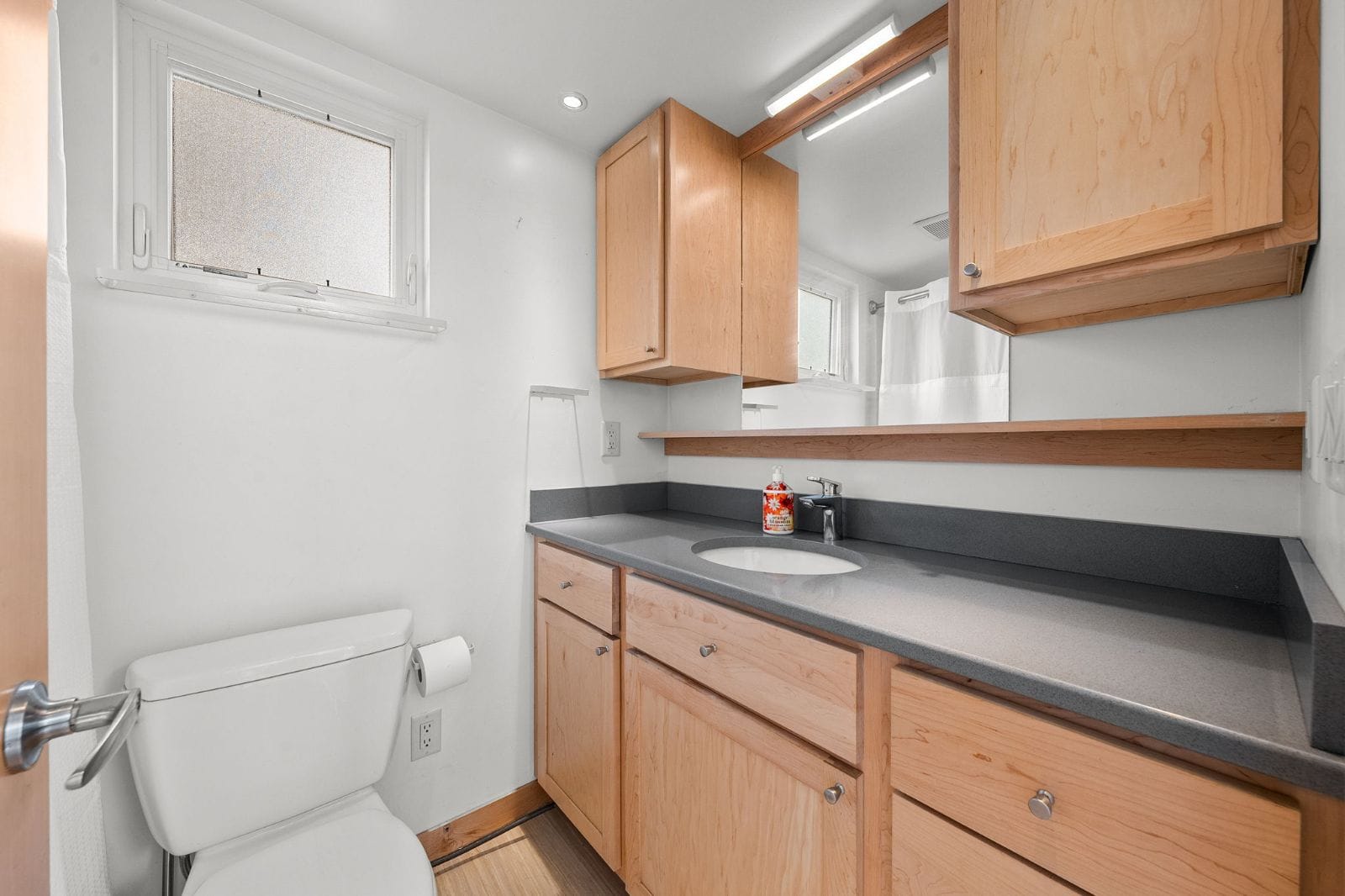 Your Second Home in Florida: Beautiful RVIA-Certified Tiny Home in a Community! - Image 5