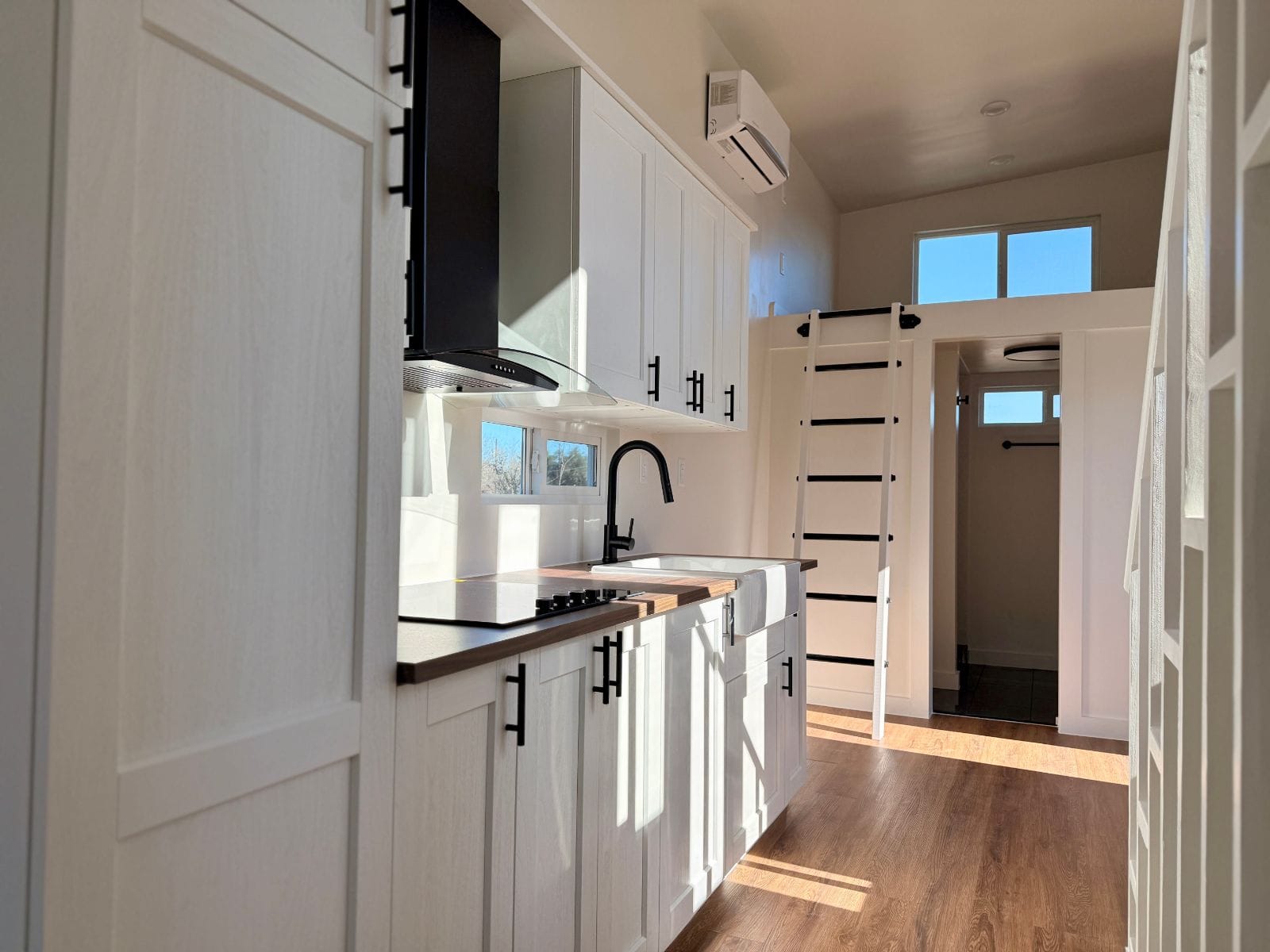 Strata Tiny Home ❤️ - Image 2