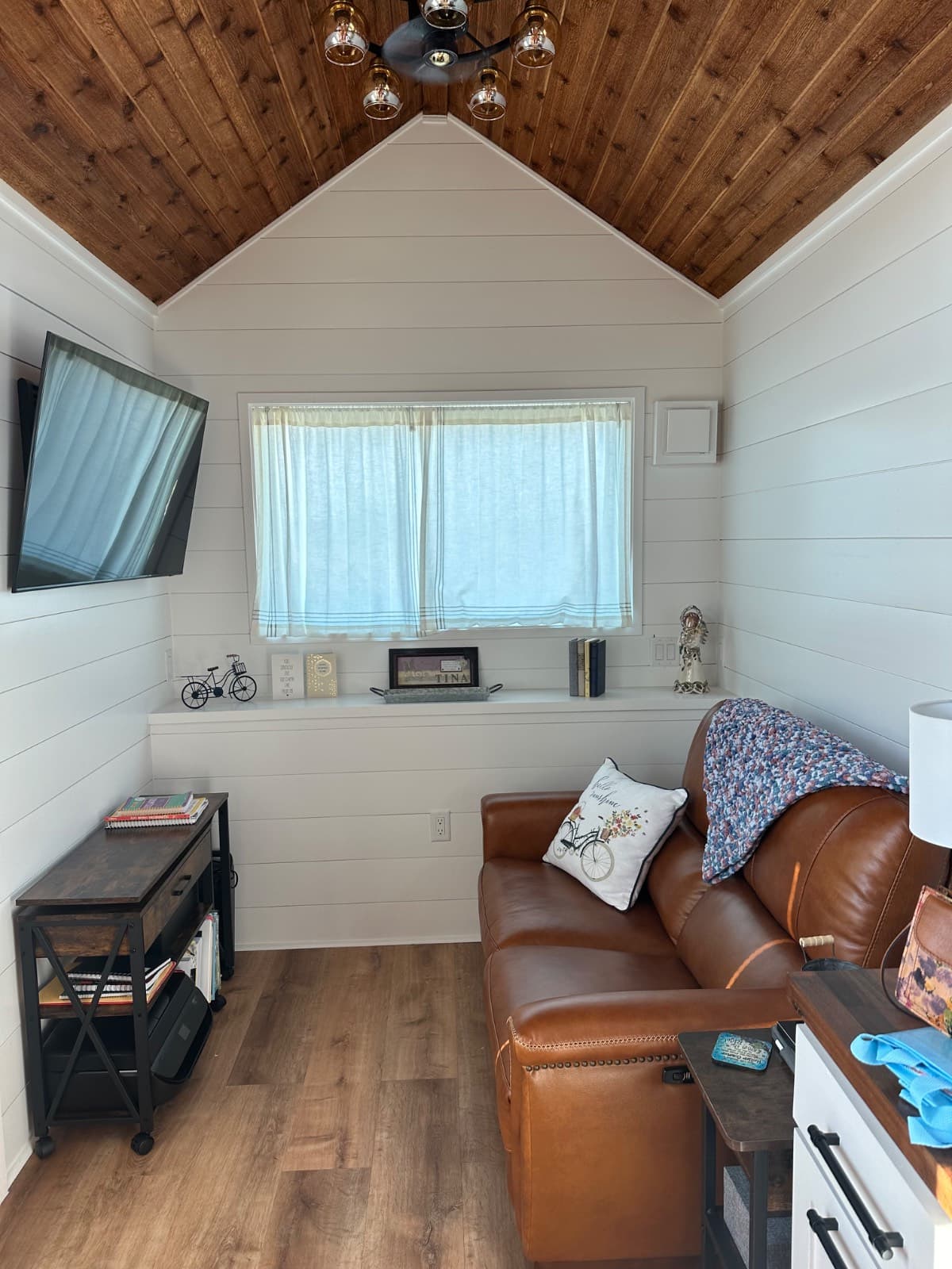 Beautiful 32ft Tiny house on Wheels