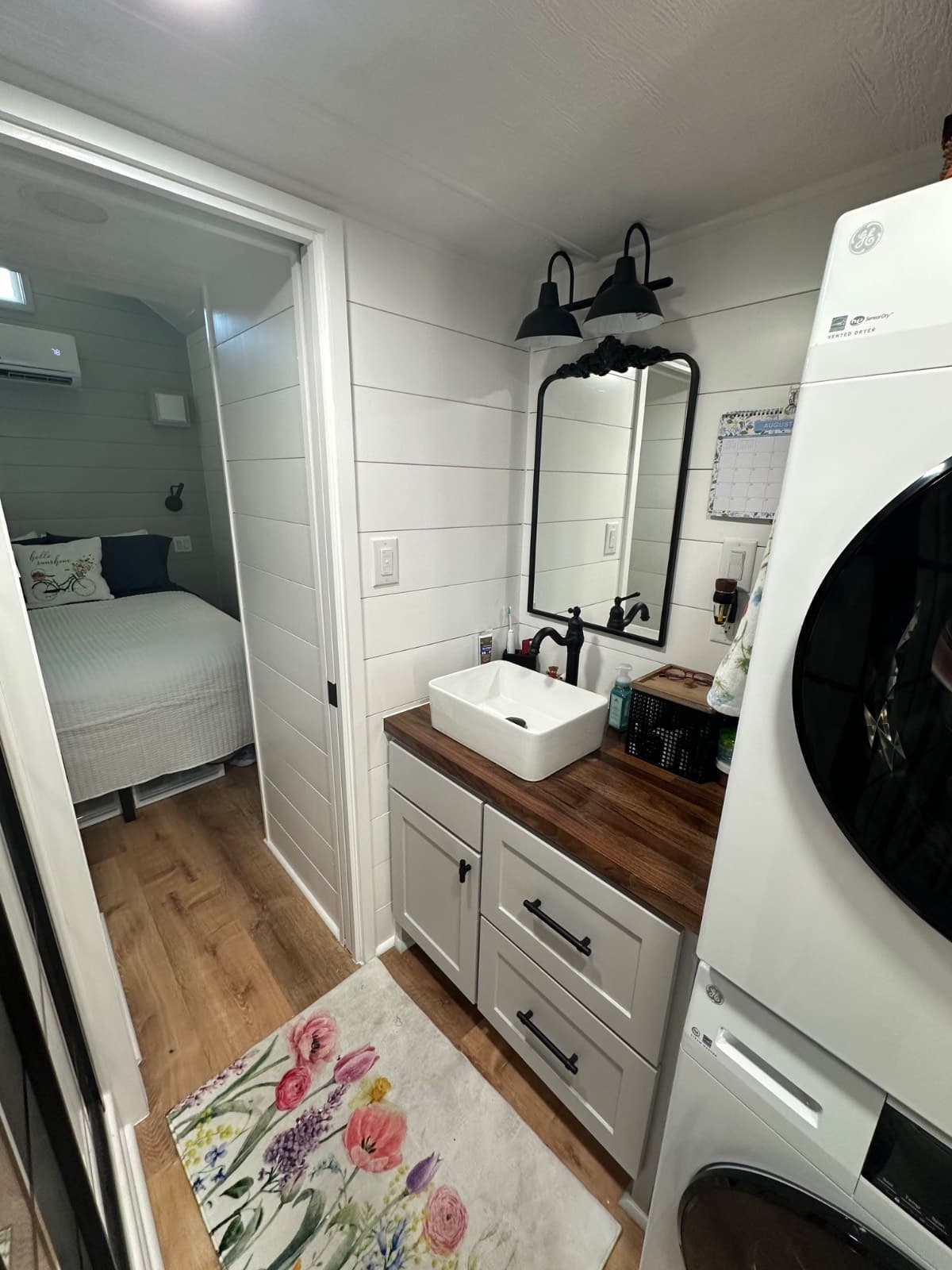 Beautiful 32ft Tiny house on Wheels - Image 3