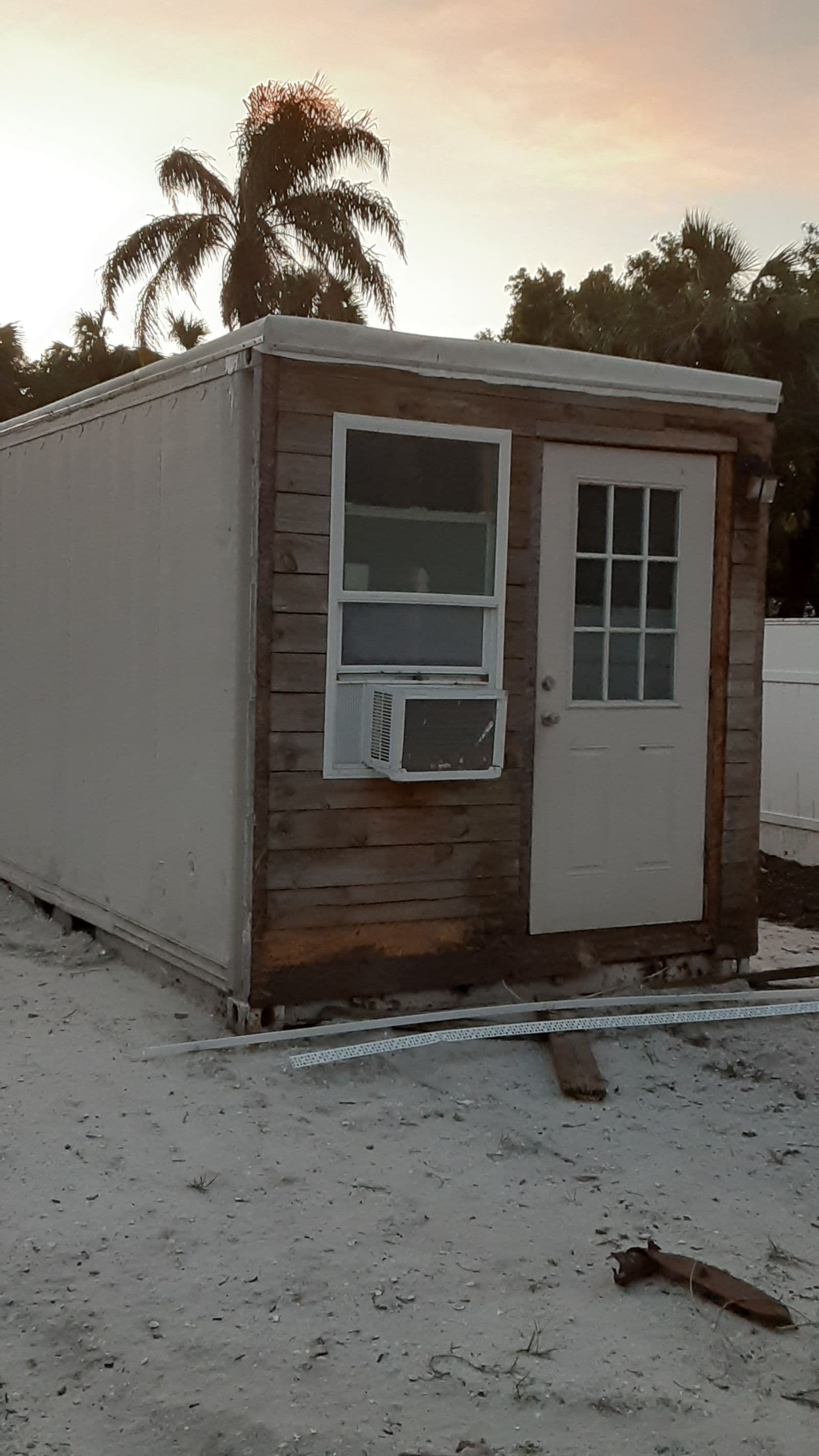 Container Office / Room / Tiny House / Tiny Home - Florida