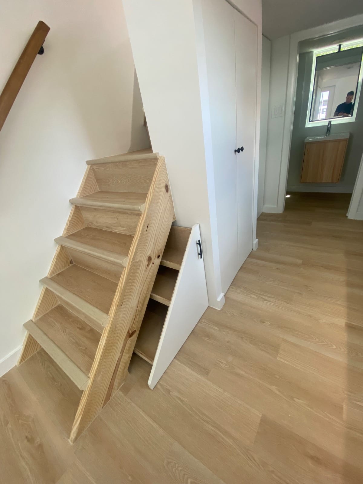 20 by 10 beautiful modern tiny home - Image 4