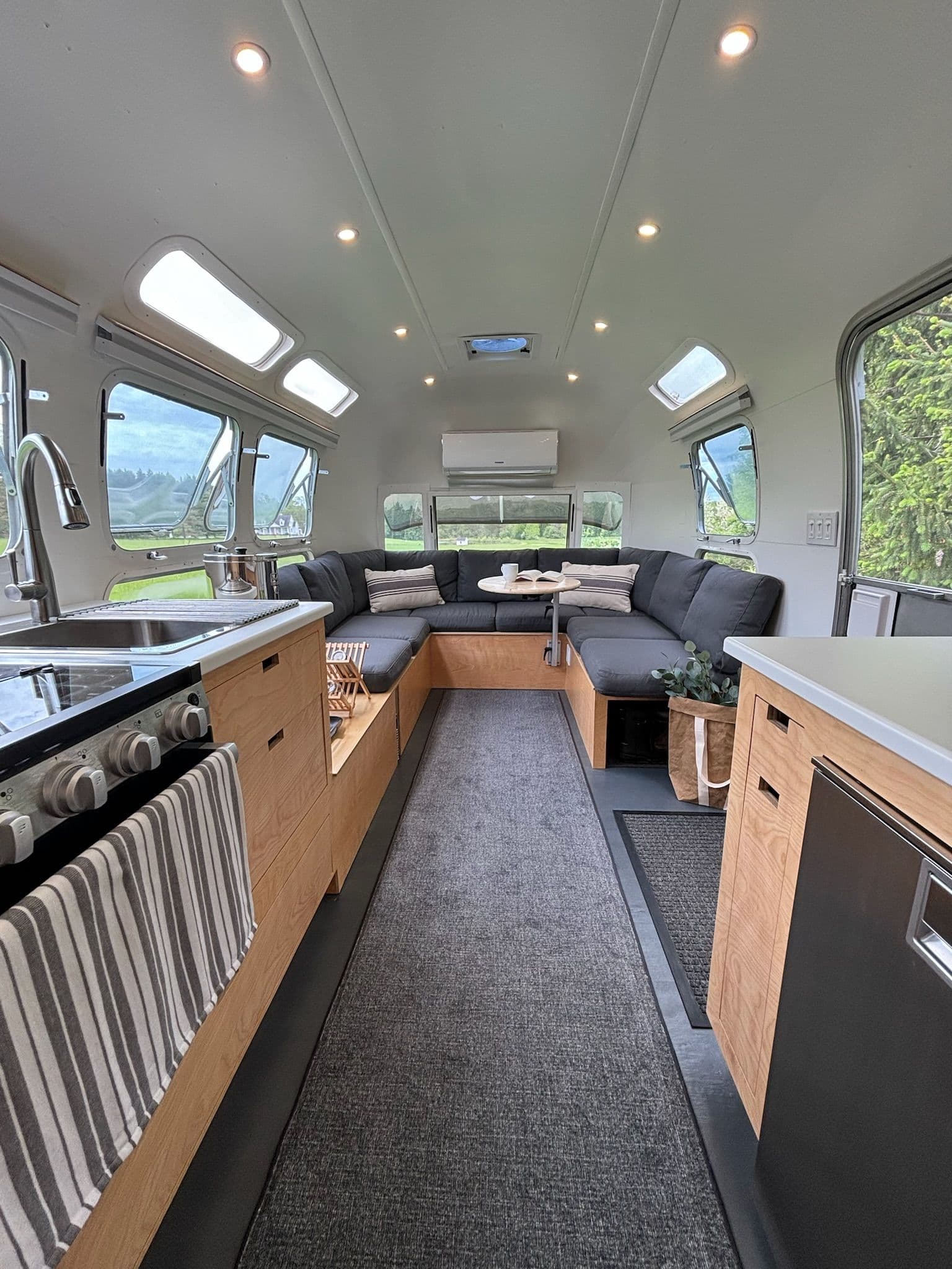 Off-Grid Tiny House on Wheels | Fully Renovated 30' Vintage Airstream | 1,200W Solar + 600Ah Battery | Composting Toilet | Mini Split