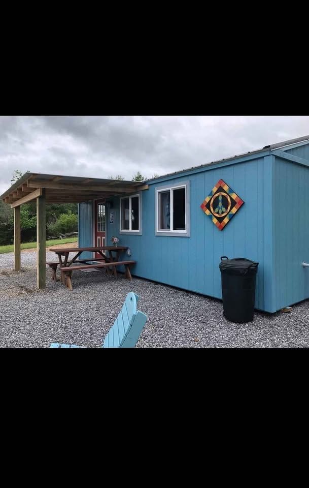 Retro Retreat cabin 10 x 24