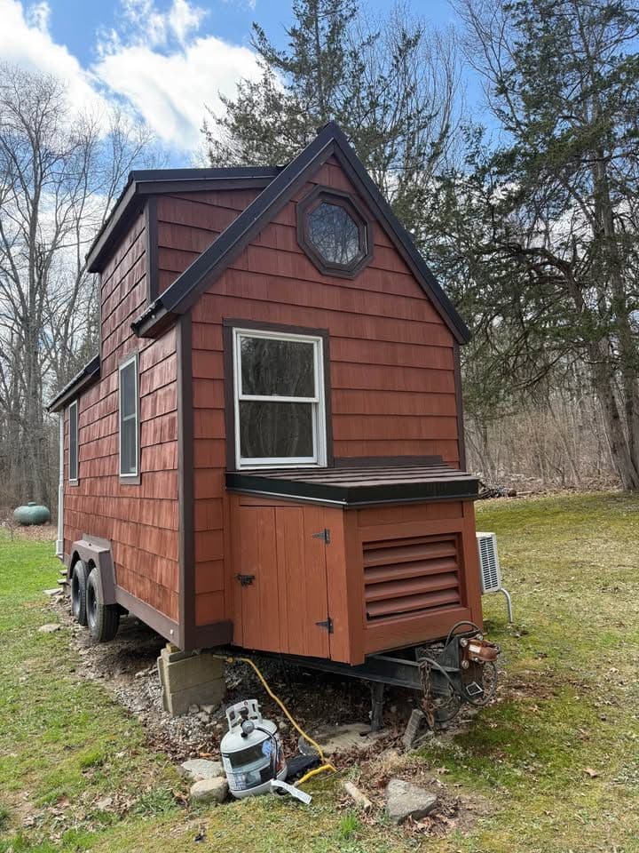 Cedar Tiny House on Wheels (23’) — Full-Time Living, RV Title - Image 2