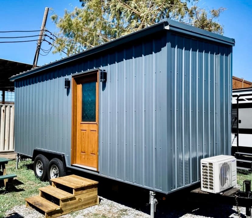 Modern Cabin Tiny House (on wheels) built with all the comforts of a home!