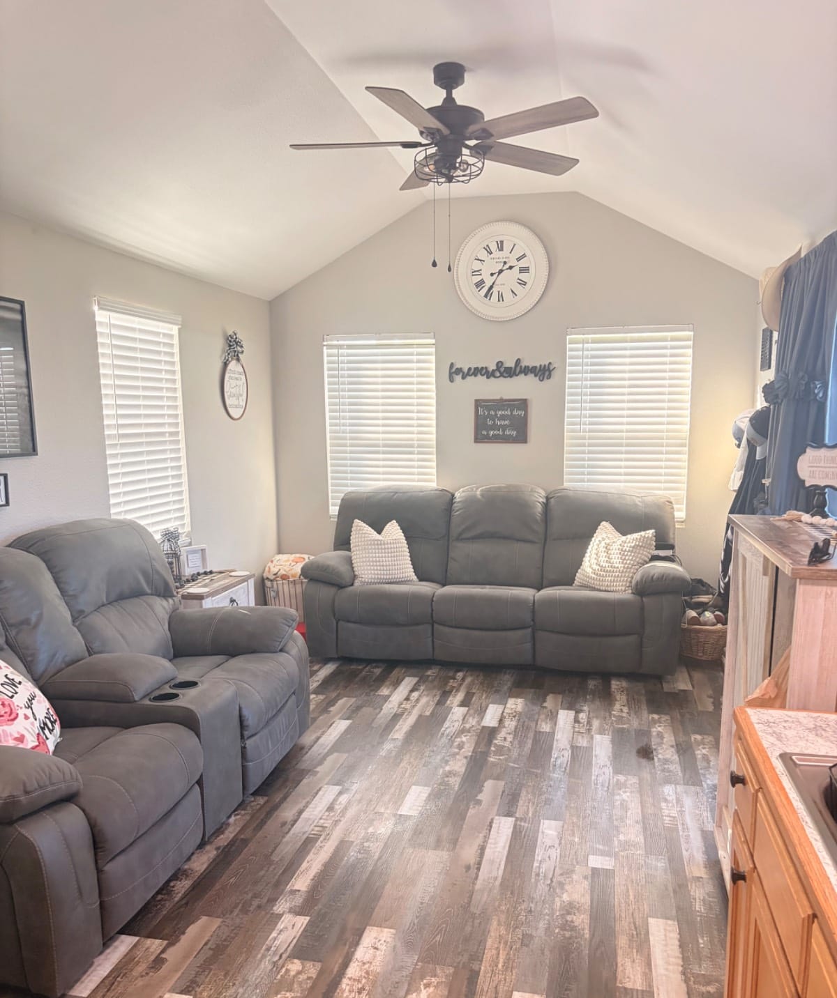 Charming tiny house for sale to be moved - Image 5
