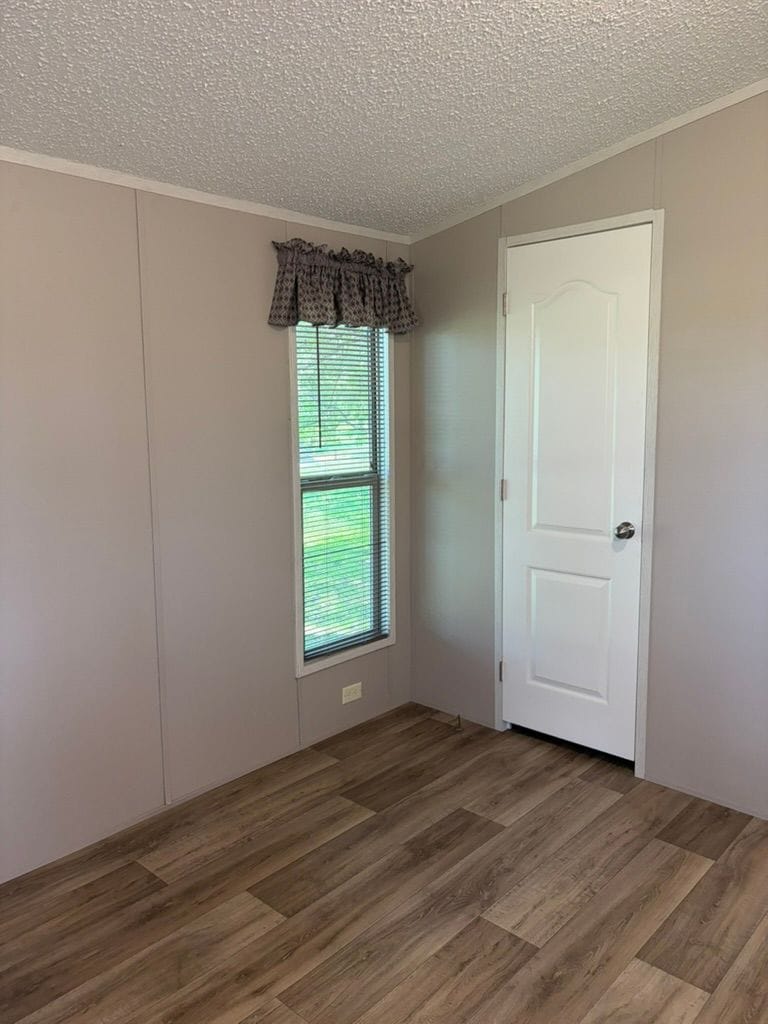 Non-Hud Tiny Home Handicap Friendly - Image 2