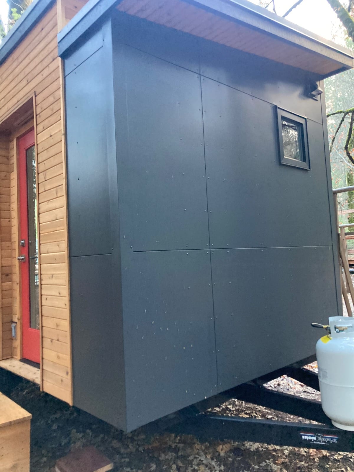 Nice Tiny Home 16 X 28 Metal color. - Image 3