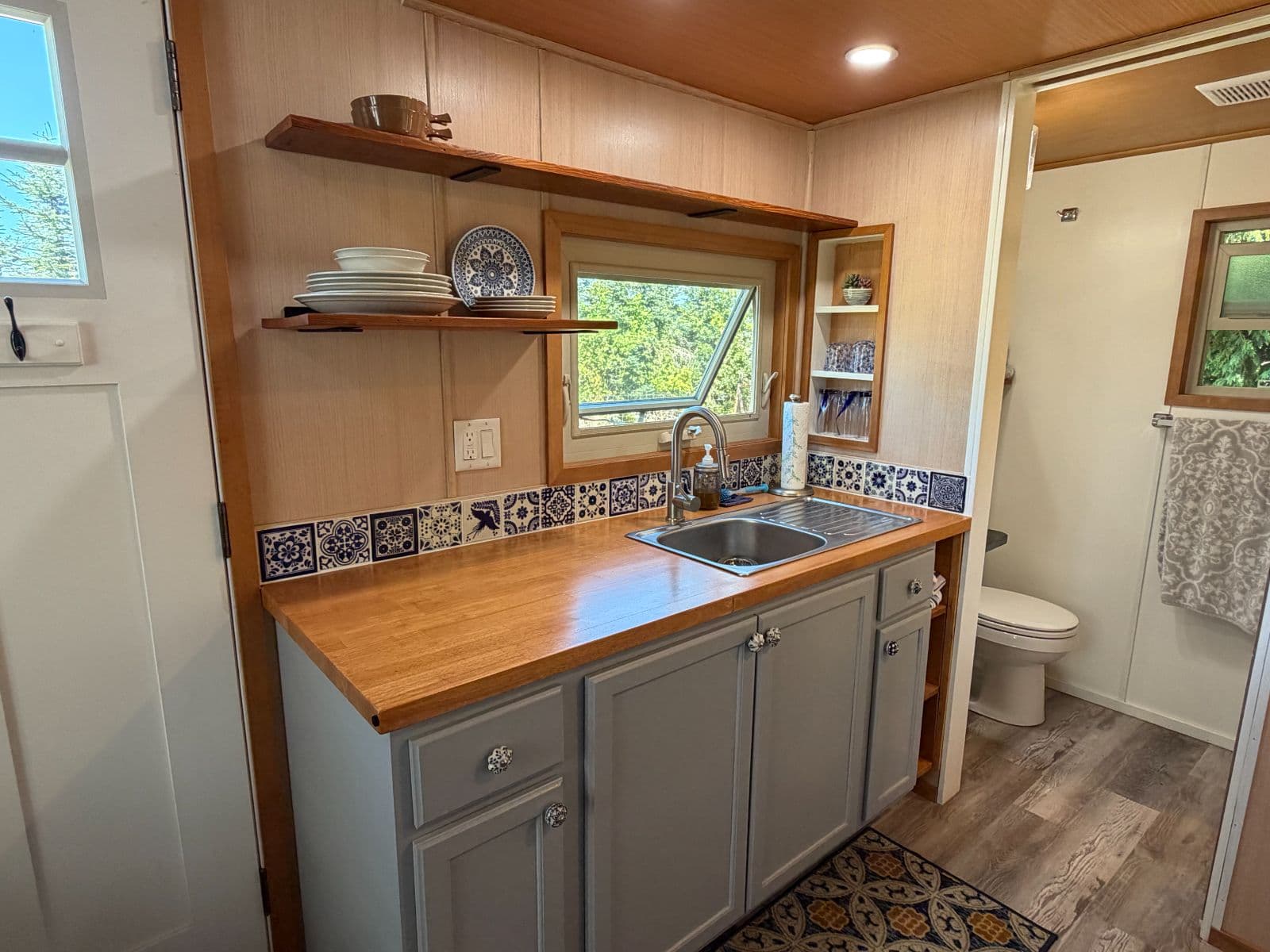 Tiny House on Wheels - Image 4