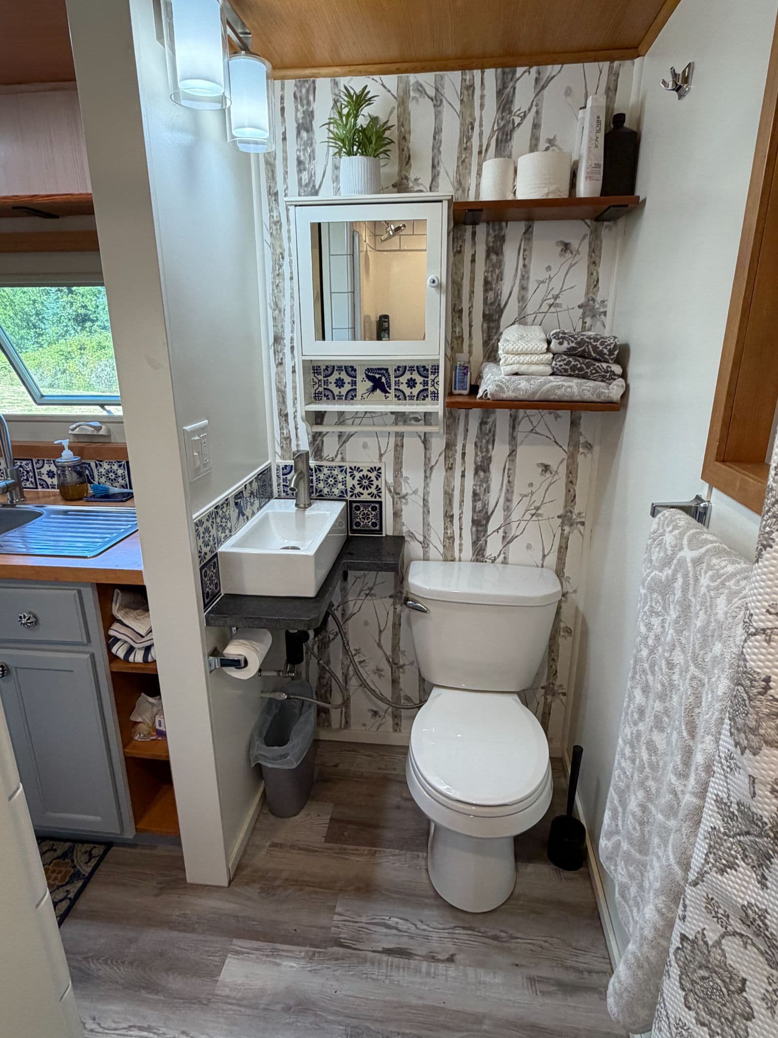 Tiny House on Wheels - Image 5