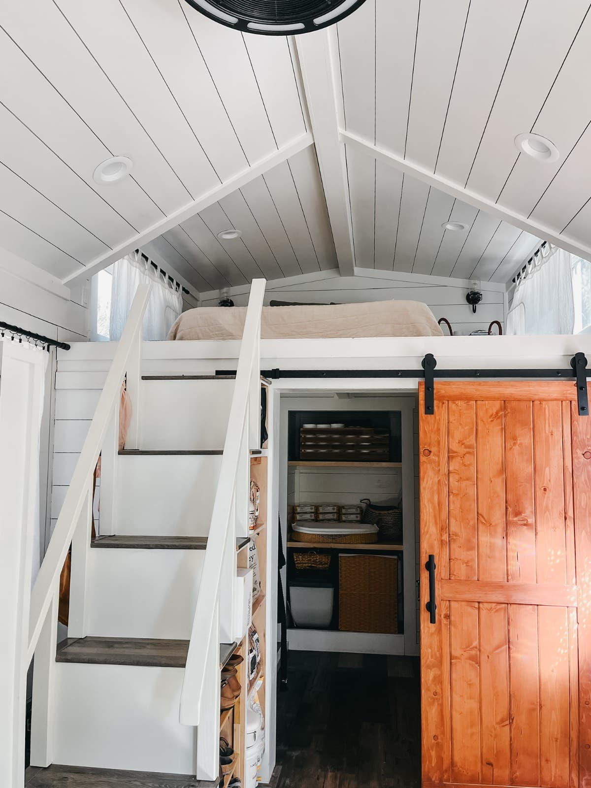 Tiny Farmhouse - 34ft Beautiful Build - Image 3