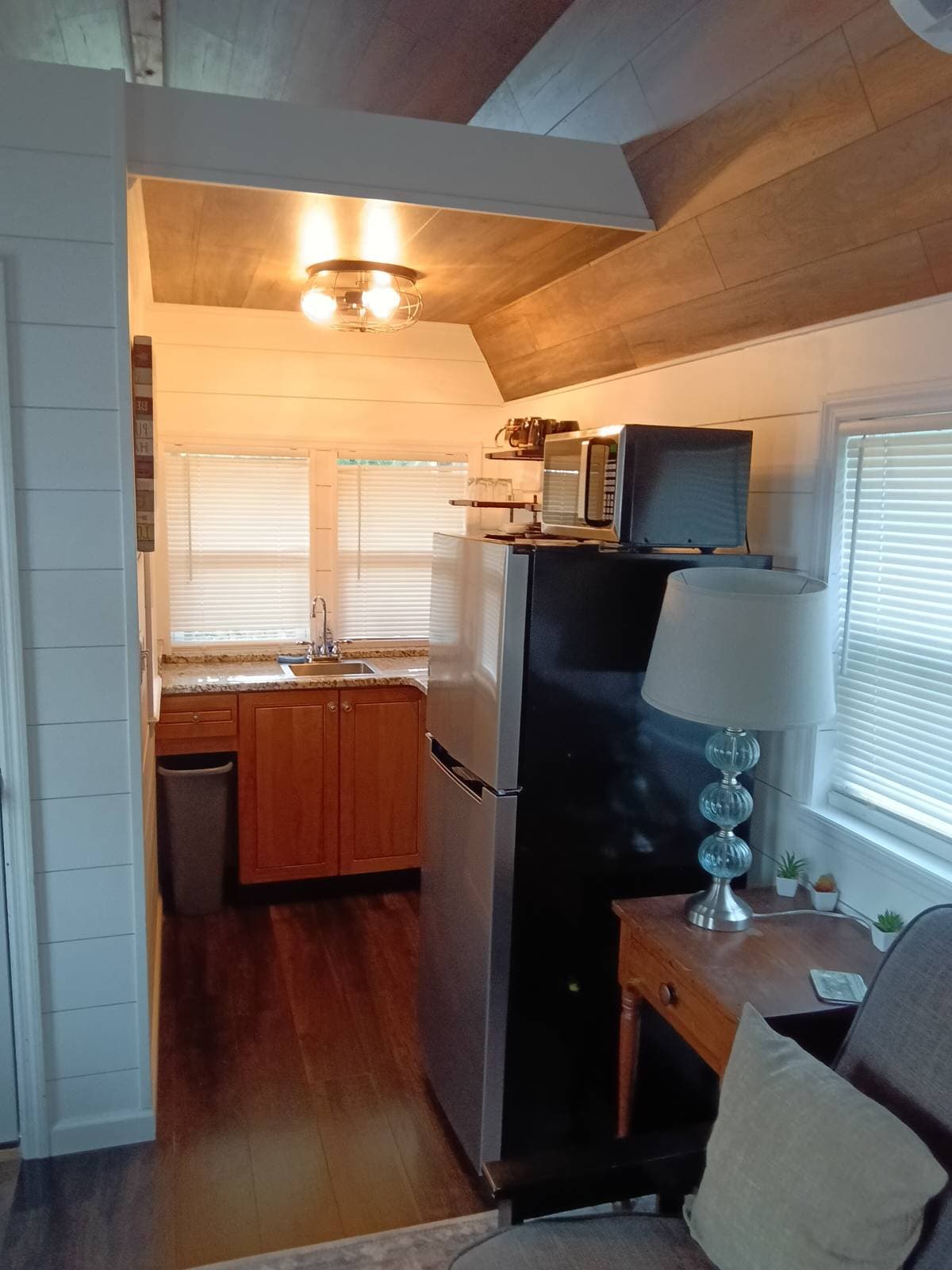 Luxury Custom Tiny Home On Wheels/ Fully furnished/ Move-in Ready/ 10'x34' - Image 4