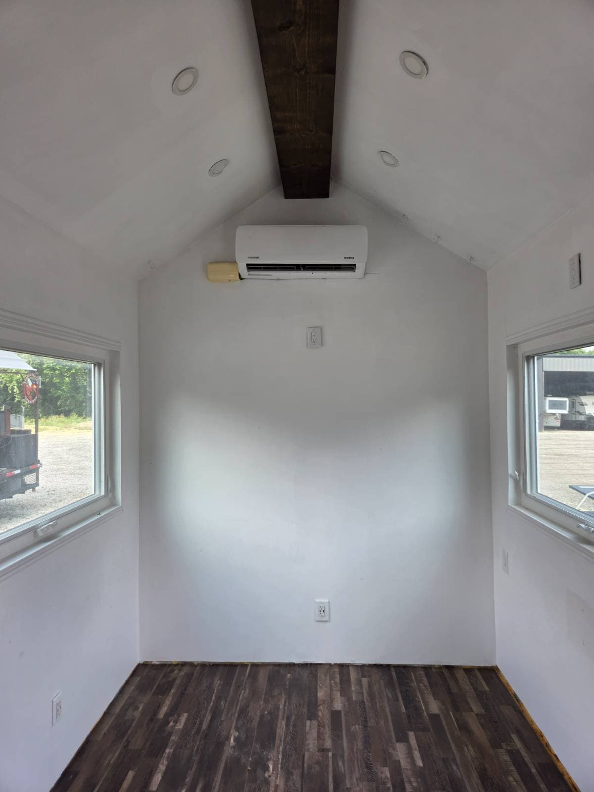 24 ft tiny house on wheels (steel frame) - Image 4