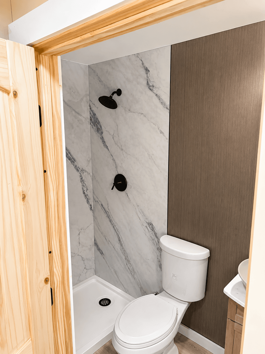 Beautiful container home - Image 2