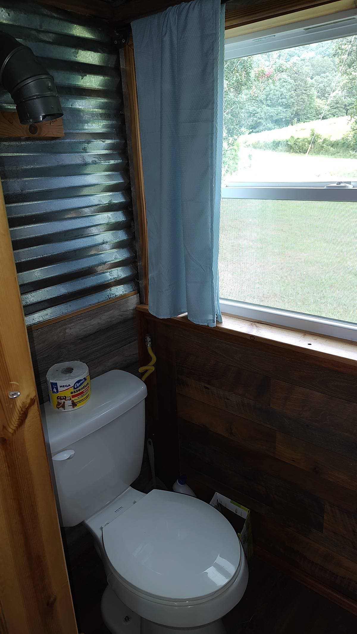 Beautiful 24' Tiny House on Wheels - Image 5
