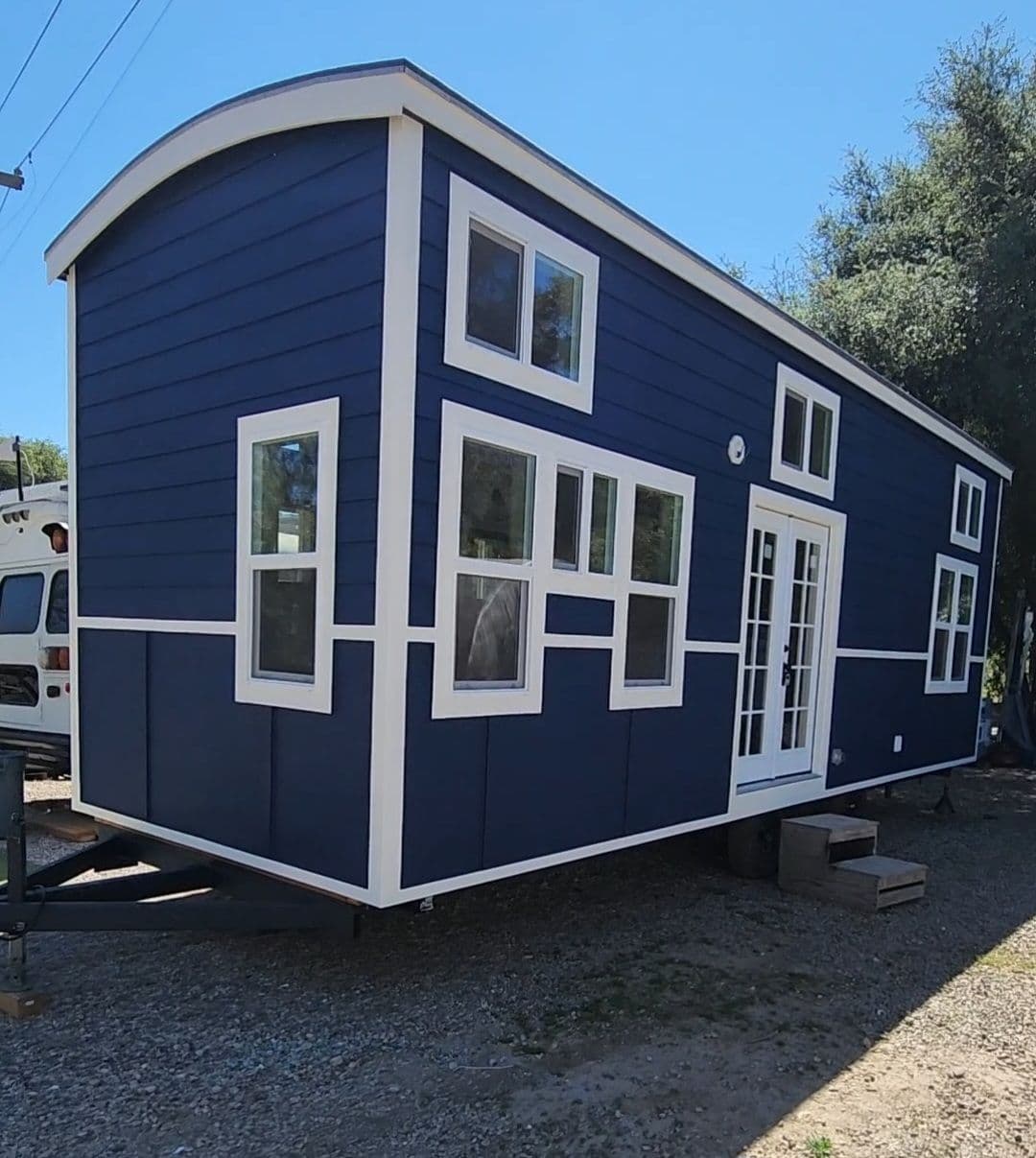 9 x 30 TINY HOUSE MODERN CARAVAN TURN KEY IDEAL FOR RENTAL UNIT OR ADU