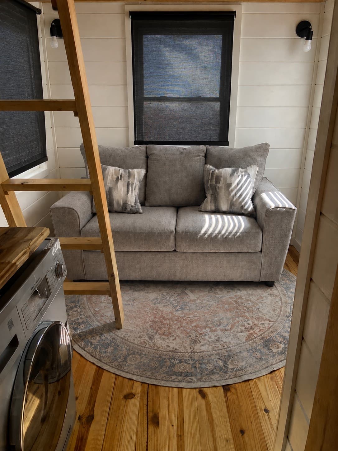 Tiny House on the Prairie - Image 3