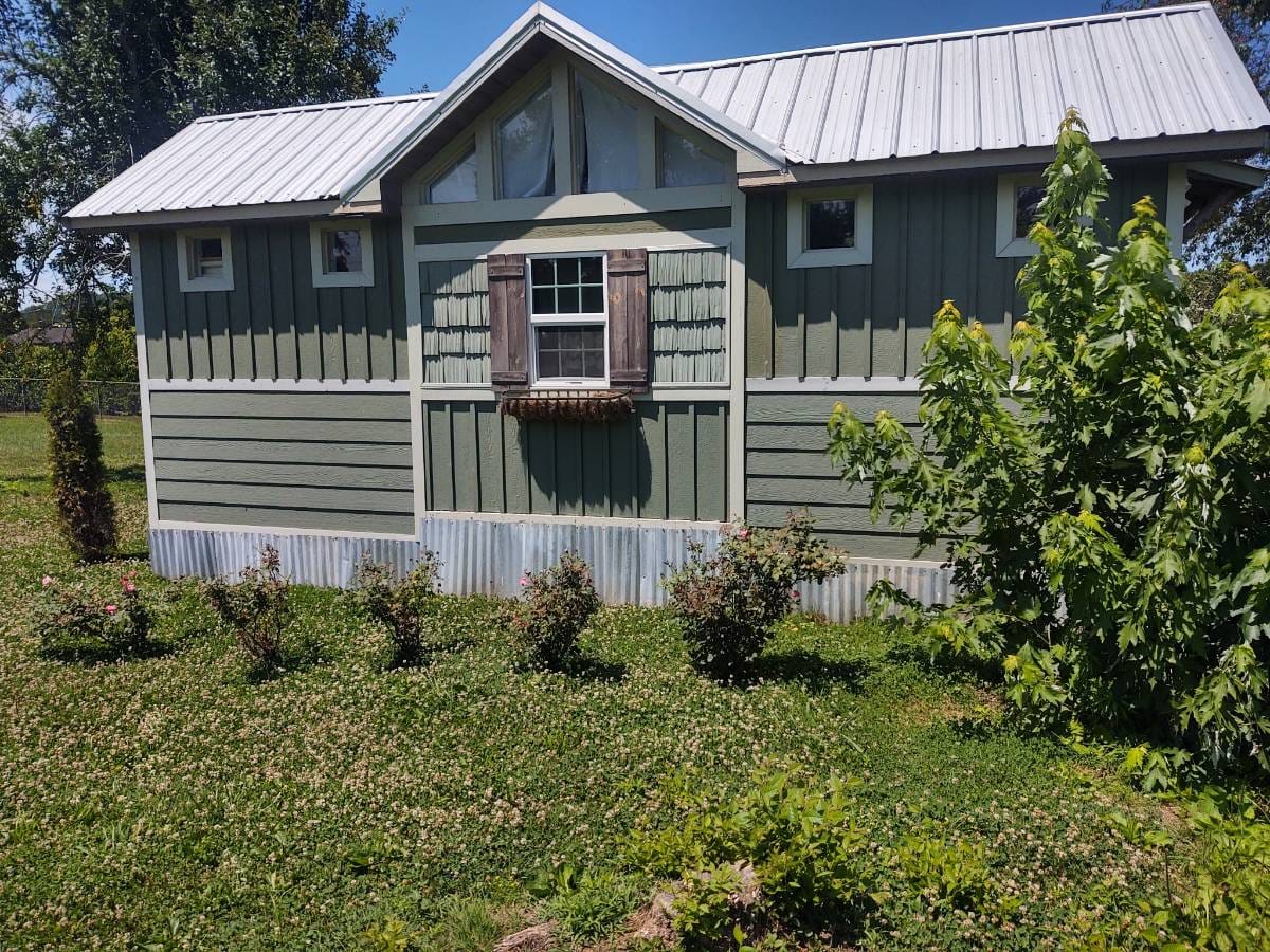 Custom Tiny House near Cherokee Lake