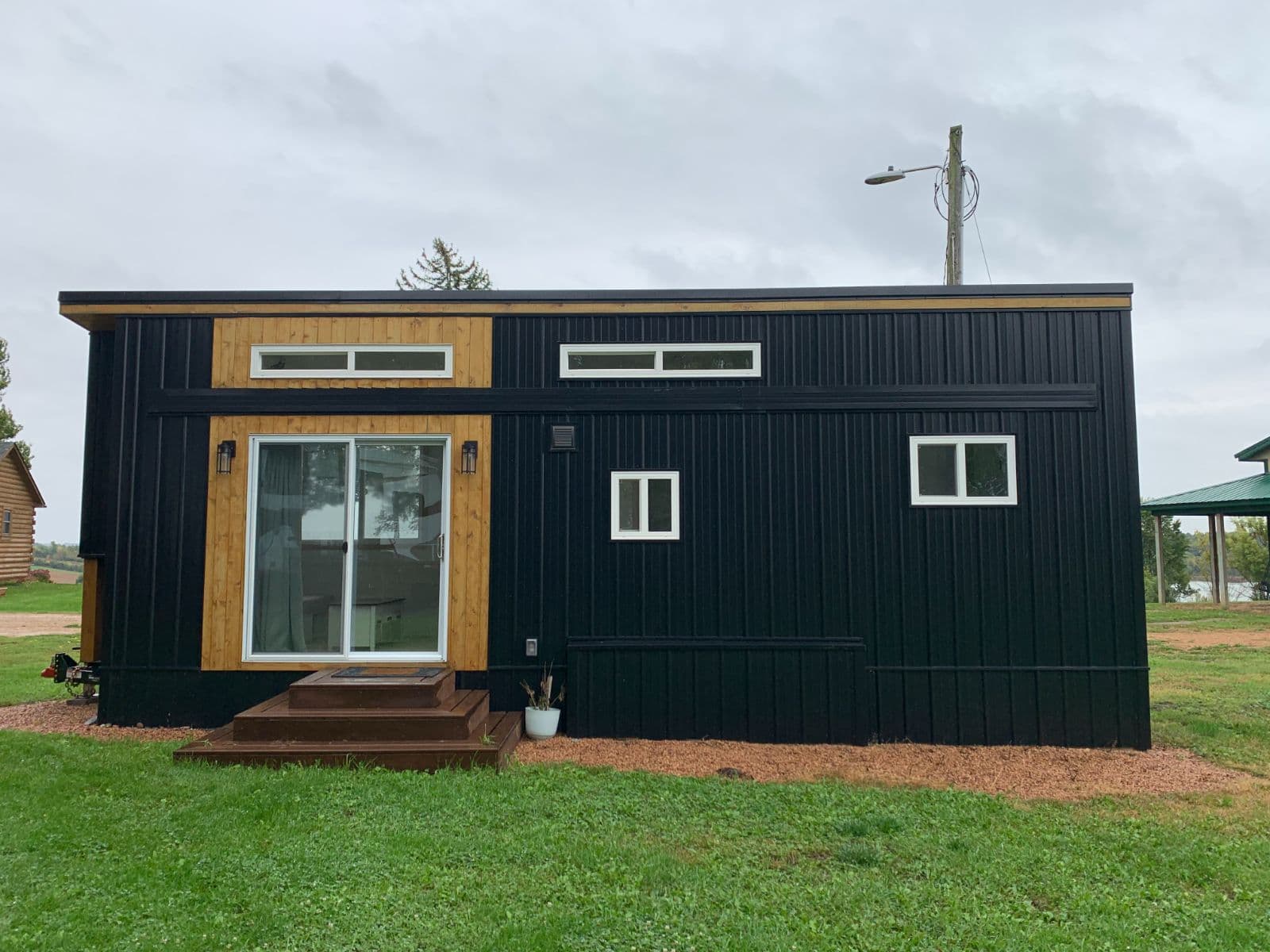 8.5 x 30 Modern THOW