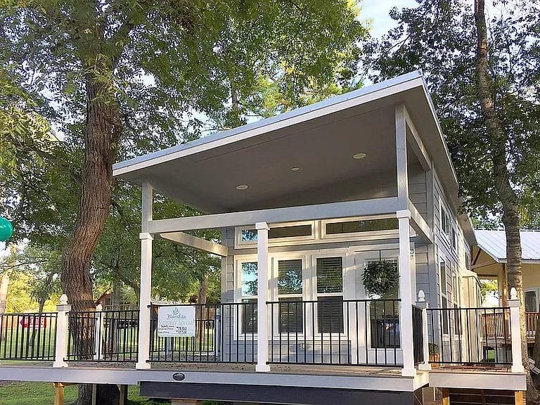 Water's Edge Tiny Home Community - Lake Conroe