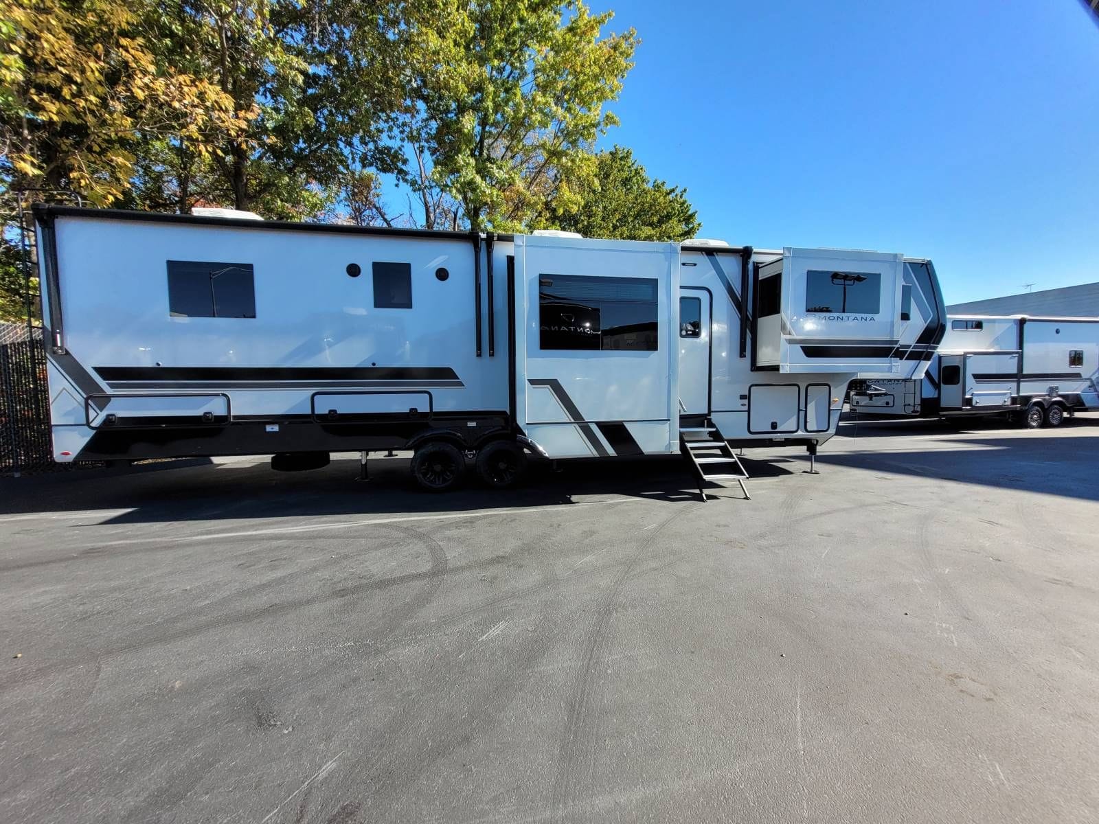 2026 Keystone Montana - Image 2