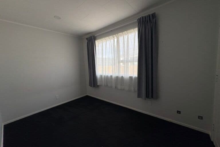 TIDY 4 BEDROOM - Image 3
