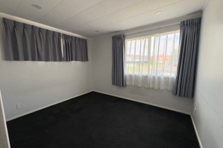 TIDY 4 BEDROOM - Image 4