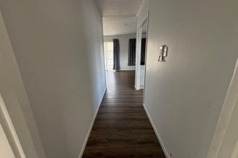 TIDY 4 BEDROOM - Image 5