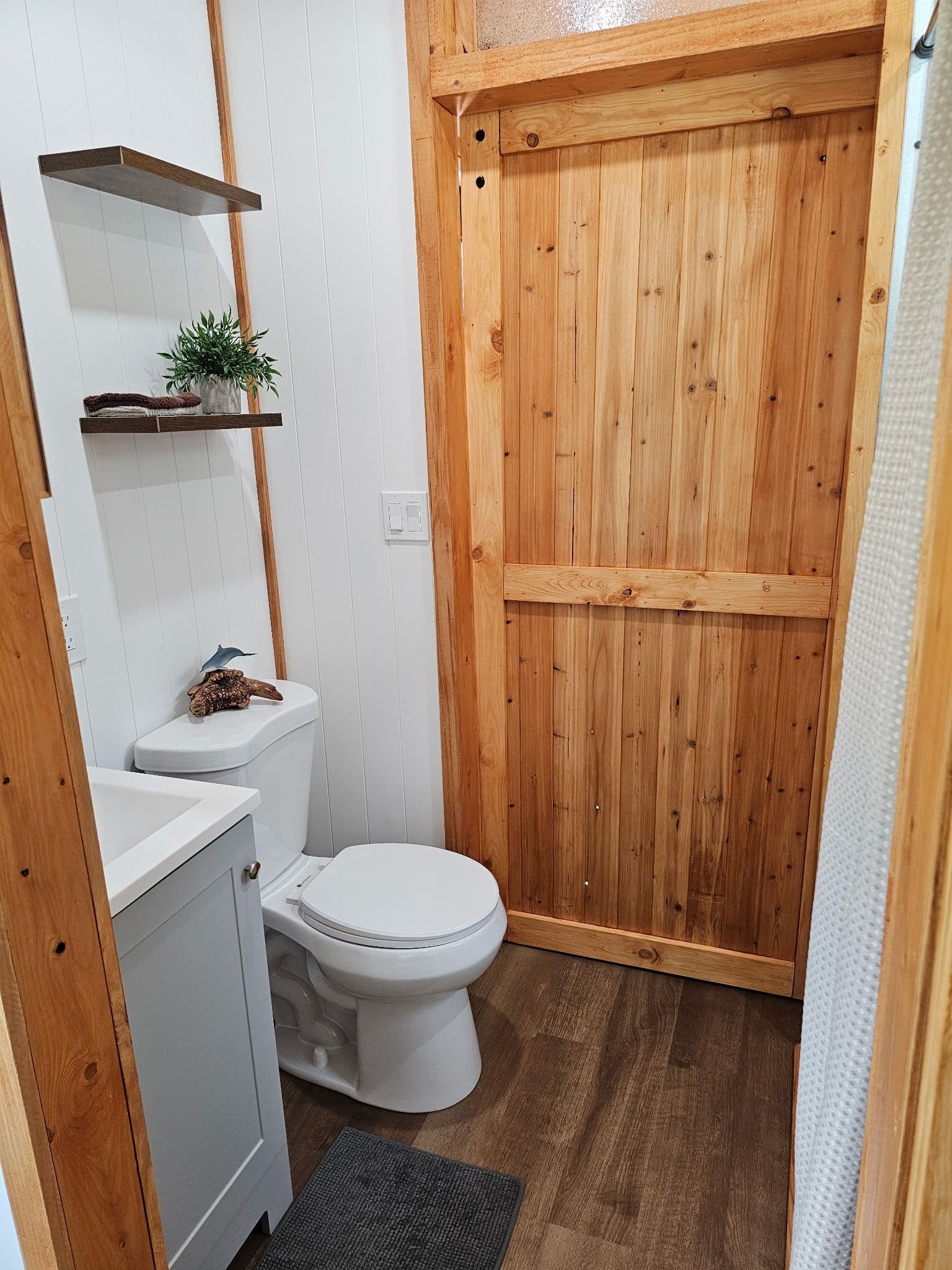Tiny Home with Main Floor Bedroom FOR SALE Delivery Can Be Included - Image 5