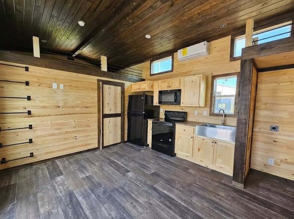 The Hunter by Tiny Home Depot - Image 5