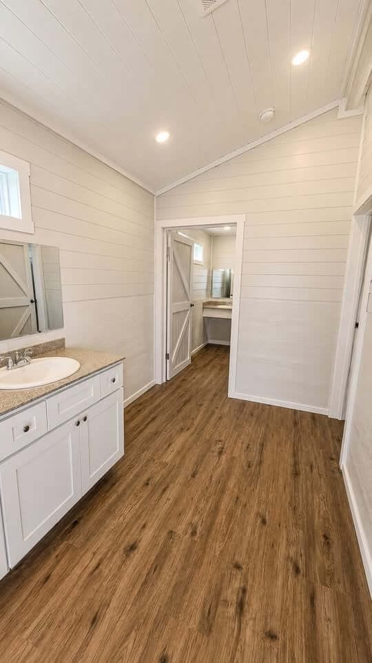 The Bath House by Tiny Home Depot - Image 3