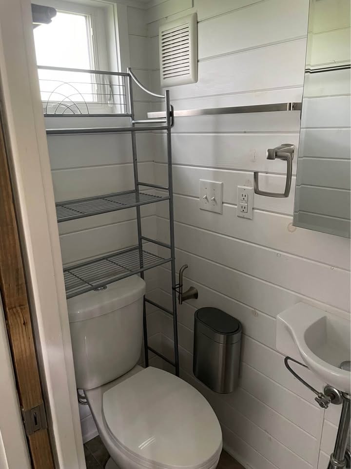 2019 Beckley Hikari Box Tiny House - 24ft - Image 3